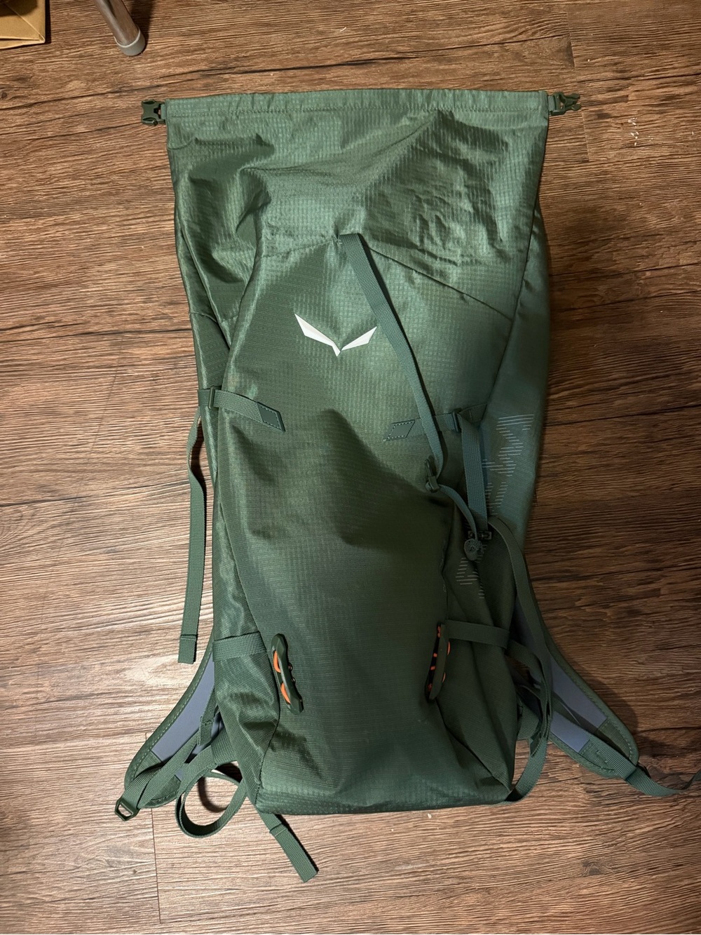 Lightweight Men's Green Roll-Top Hiking Backpack